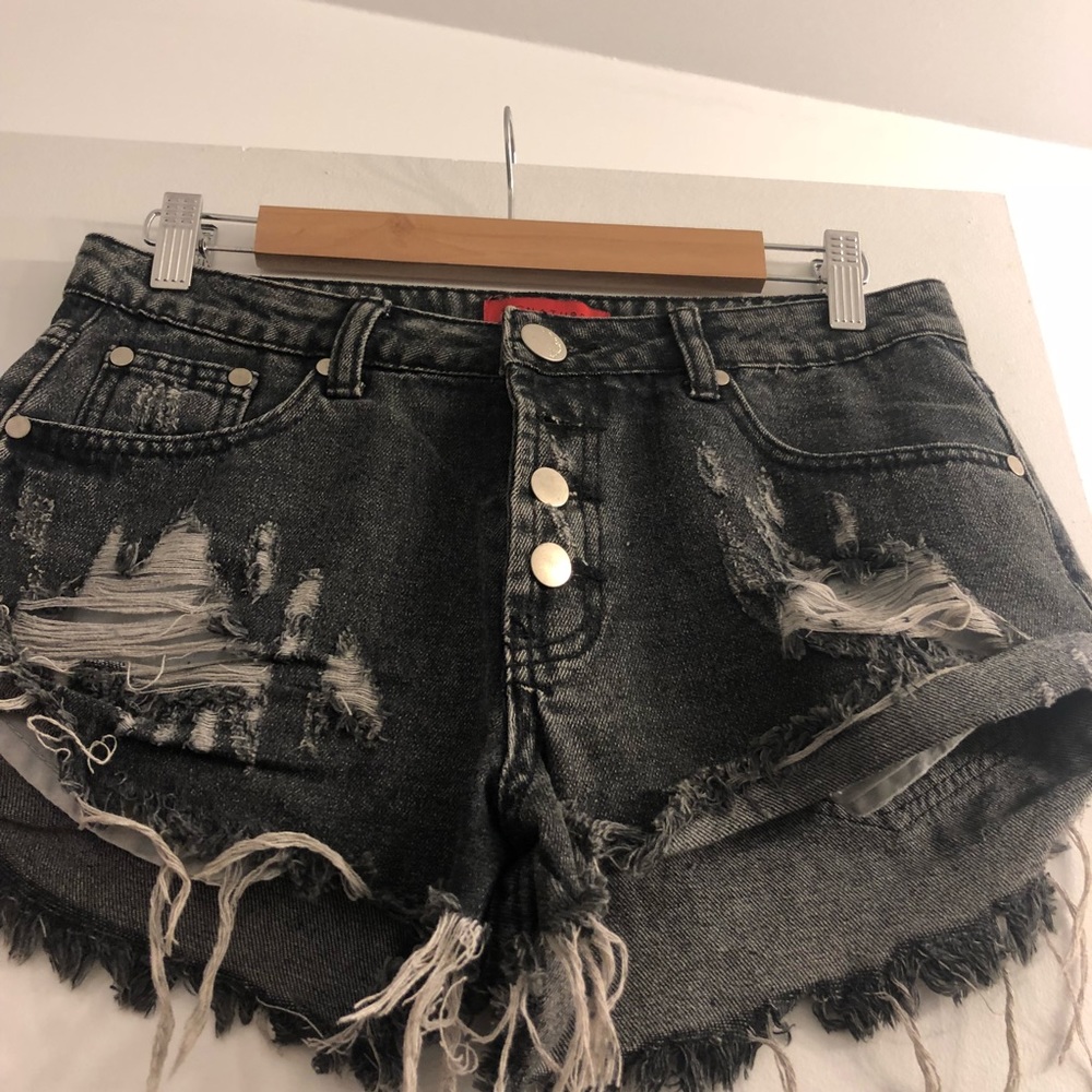 Shorts - Picture 2 of 3